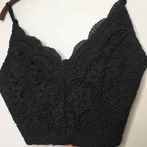 NWT Black Lace Trimmed Sleeveless Crop Top medium